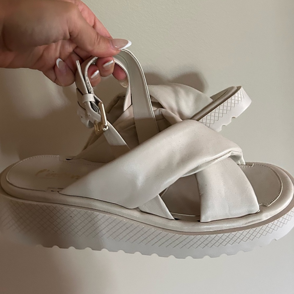 l’ntervalle sandals
